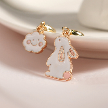 愛心兔兔白雲不對稱