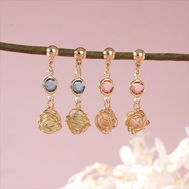 時尚寶石簍空繞線-無耳洞黏貼式耳環