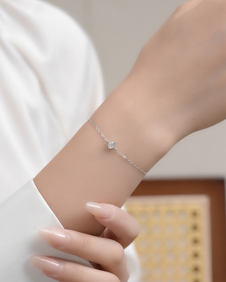 點綴星耀手鍊[純銀] 模特展示