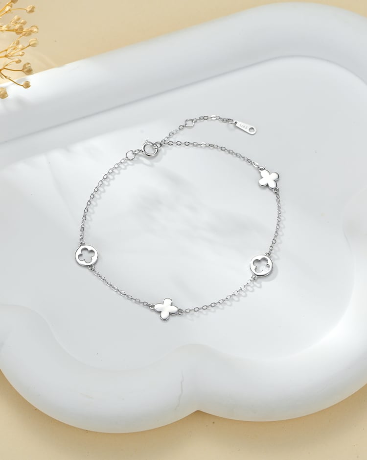 銀韻四葉手鍊[純銀] 場景展示