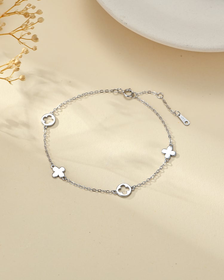 銀韻四葉手鍊[純銀] 場景展示