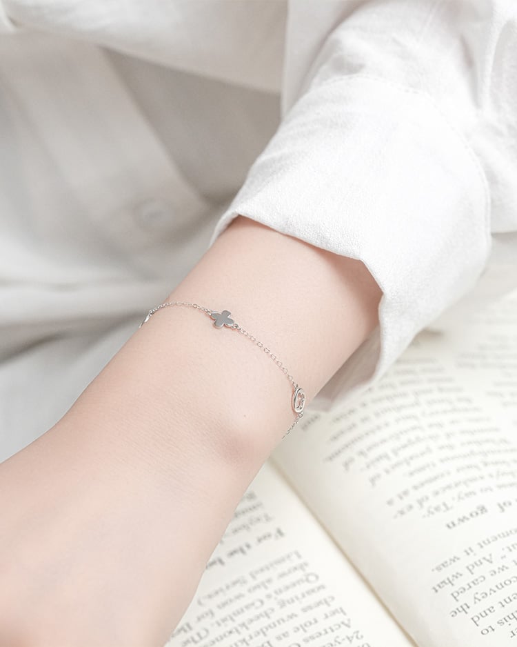 銀韻四葉手鍊[純銀] 模特展示