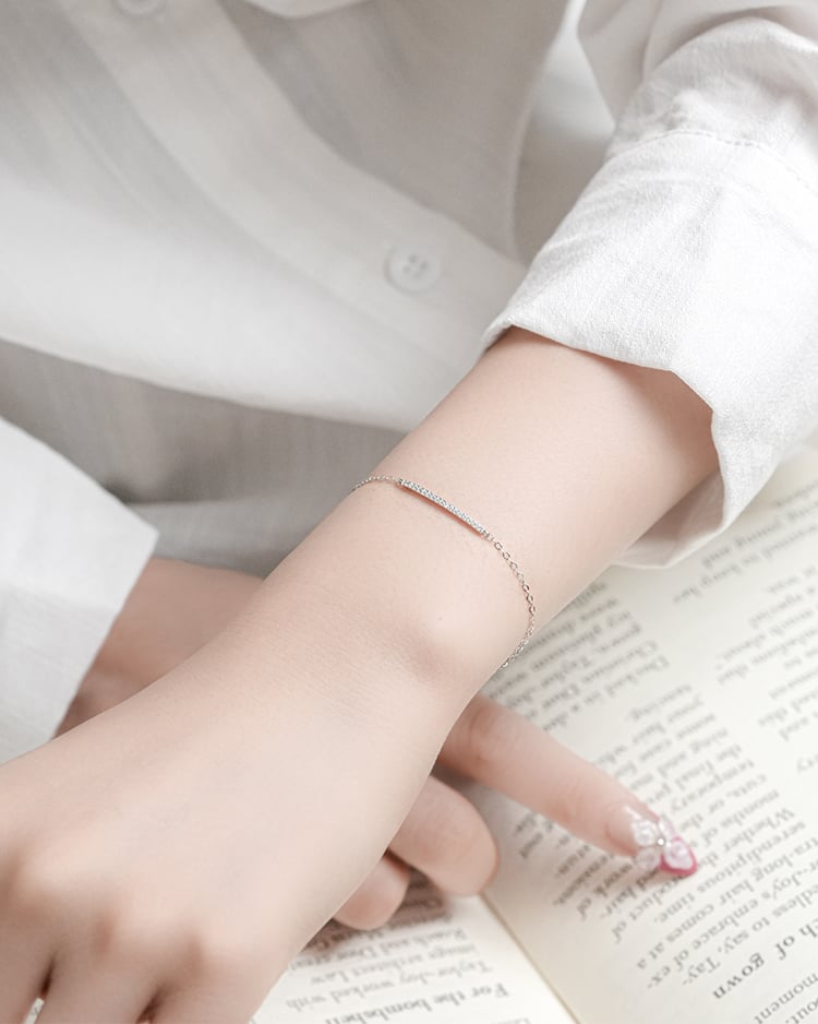 纖細光影手鍊[純銀] 模特展示