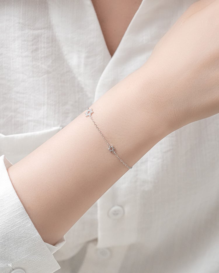 簍空六星芒手鍊[純銀] 模特展示