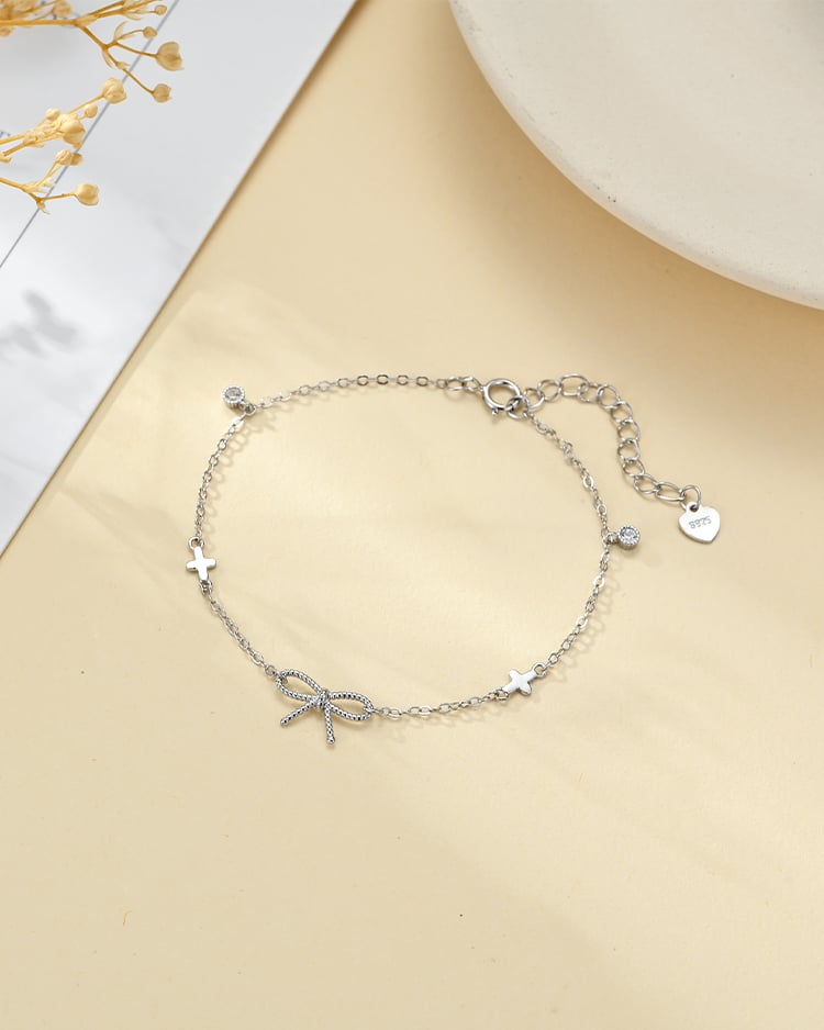 簡約蝴蝶結手鍊[純銀] 場景展示