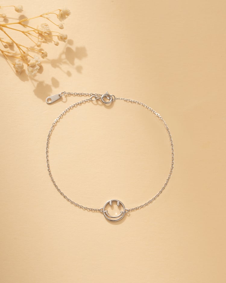極簡笑臉手鍊[純銀] 場景展示