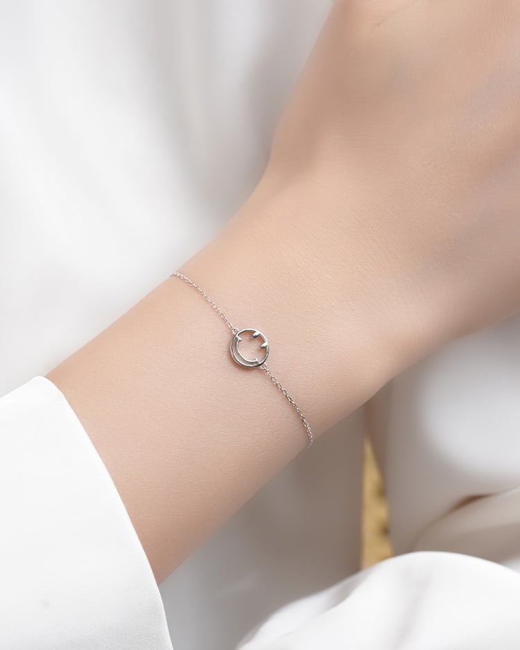 極簡笑臉手鍊[純銀] 模特展示