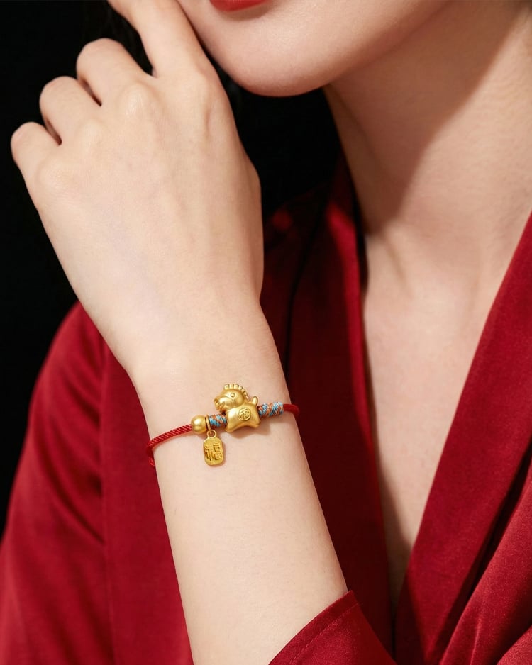 大紅款手鍊佩戴展示