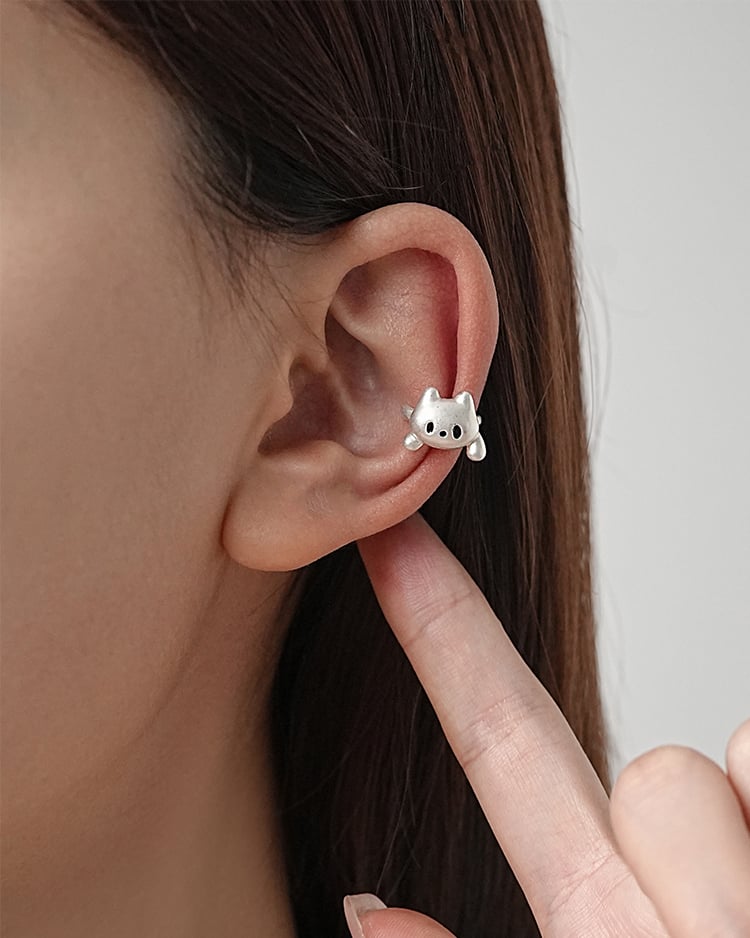純淨萌貓耳骨夾(單支) 左耳 模特兒展示