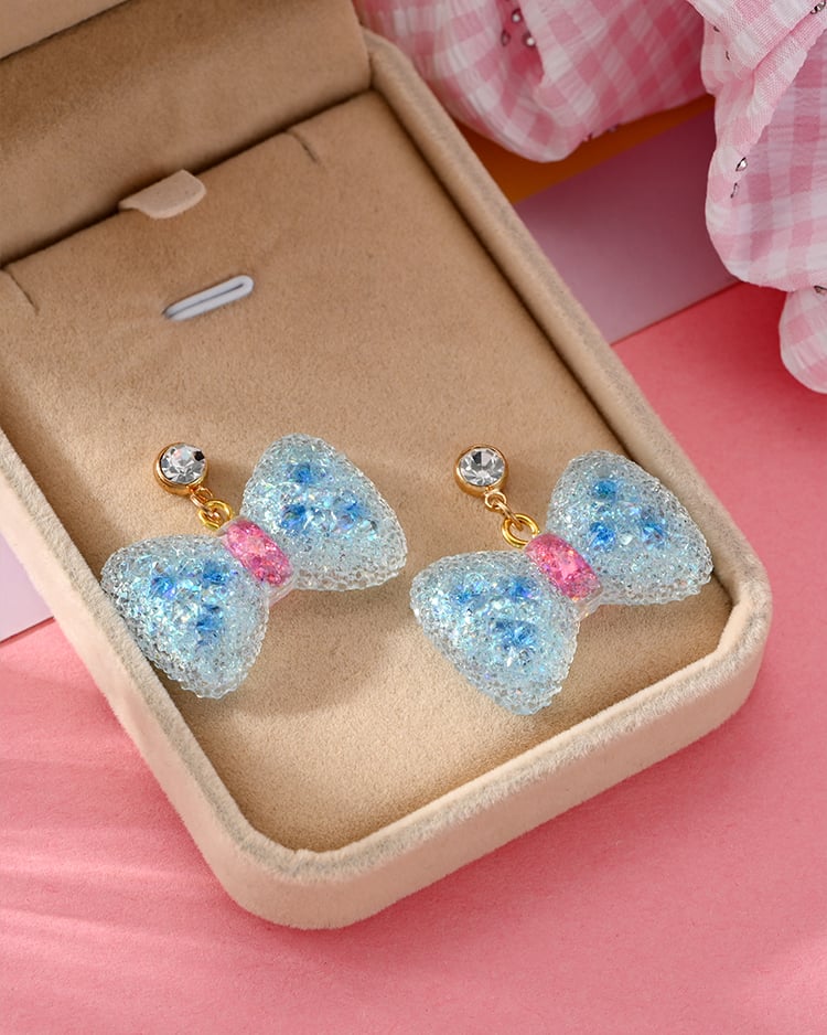 星光閃亮蝴蝶結 無耳洞兒童黏貼式耳環 場景展示