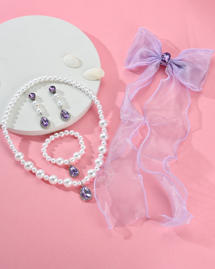 典雅浮誇蝴蝶髮夾黏貼式耳環飾品盒 (4件組) 場景展示