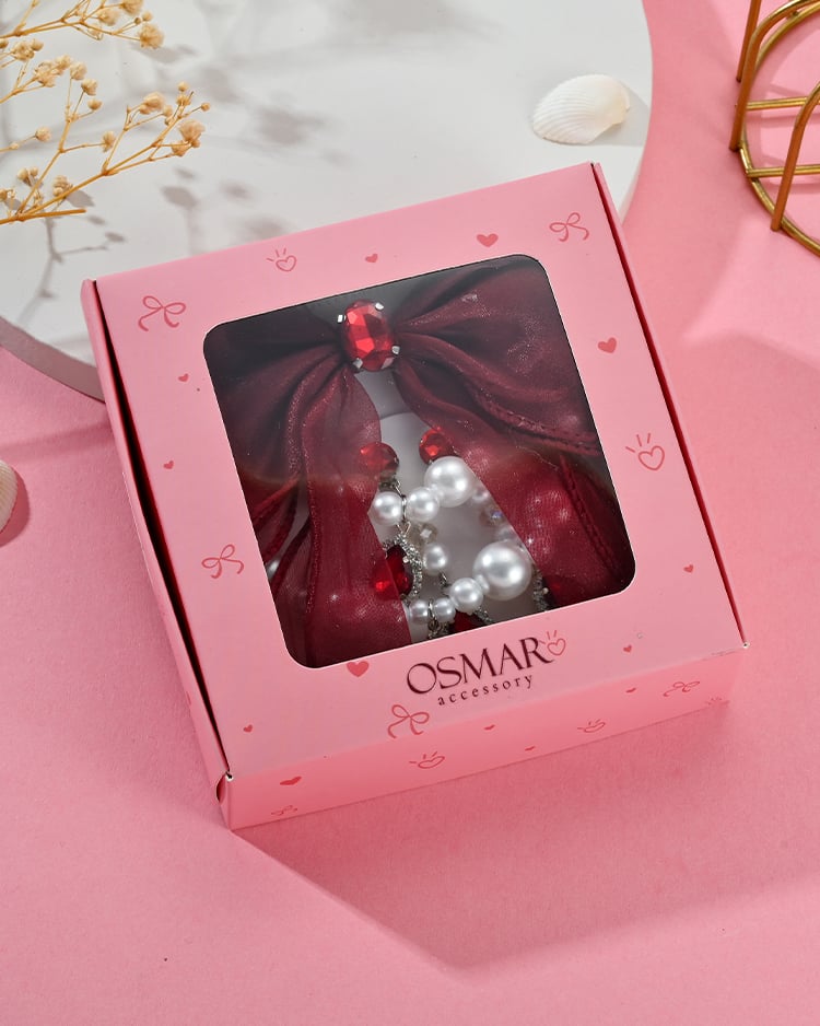 典雅浮誇蝴蝶髮夾黏貼式耳環飾品盒 (4件組) 場景展示