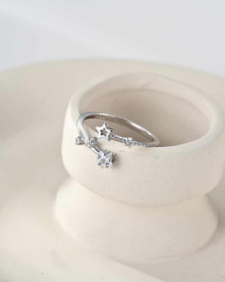 紫星點綴開口戒指[純銀] 場景展示