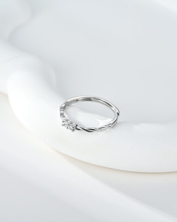 交織雙星鑽開口戒指[純銀] 場景展示