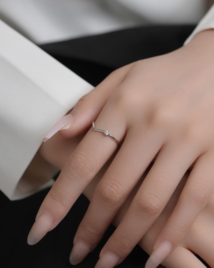 浪漫心語開口戒指[純銀] 模特兒展示