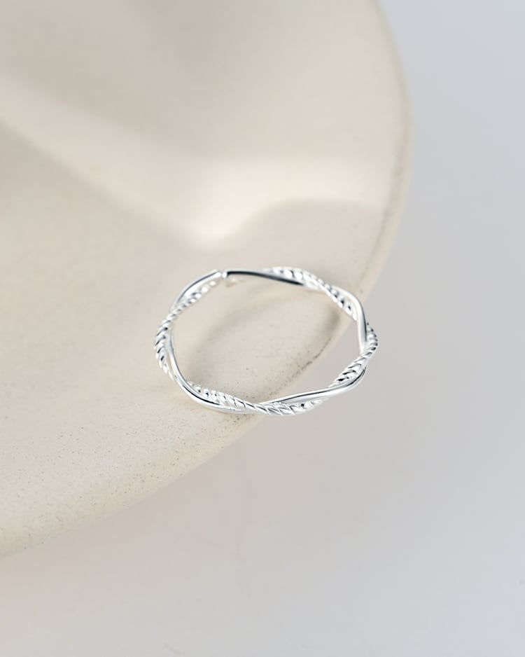 白銀雲繞開口戒指[純銀] 場景展示
