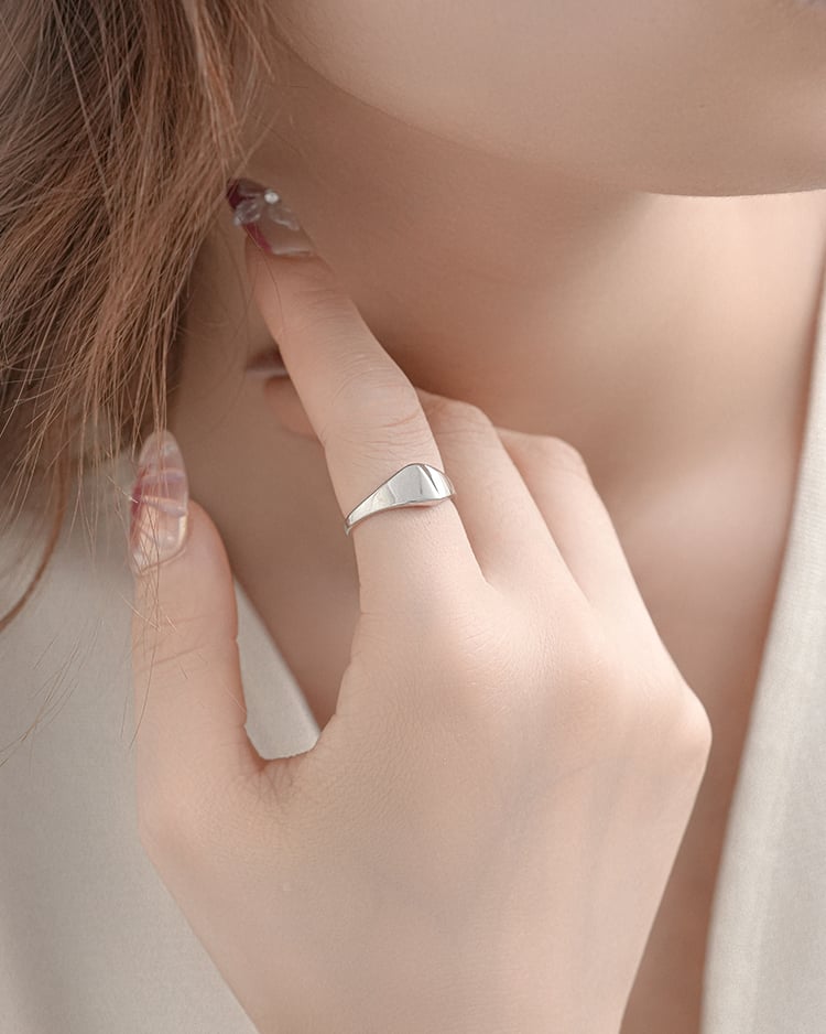 古韻中式風開口戒指[純銀] 模特兒展示