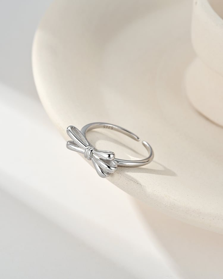 可愛蝴結開口戒指[純銀] 場景展示