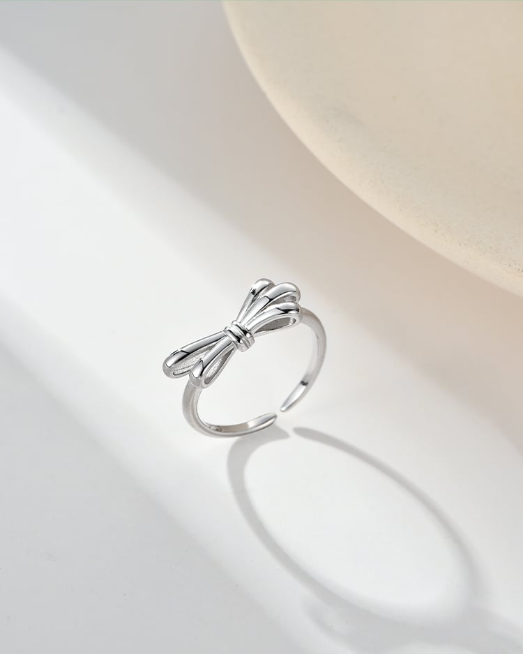 可愛蝴結開口戒指[純銀] 場景展示