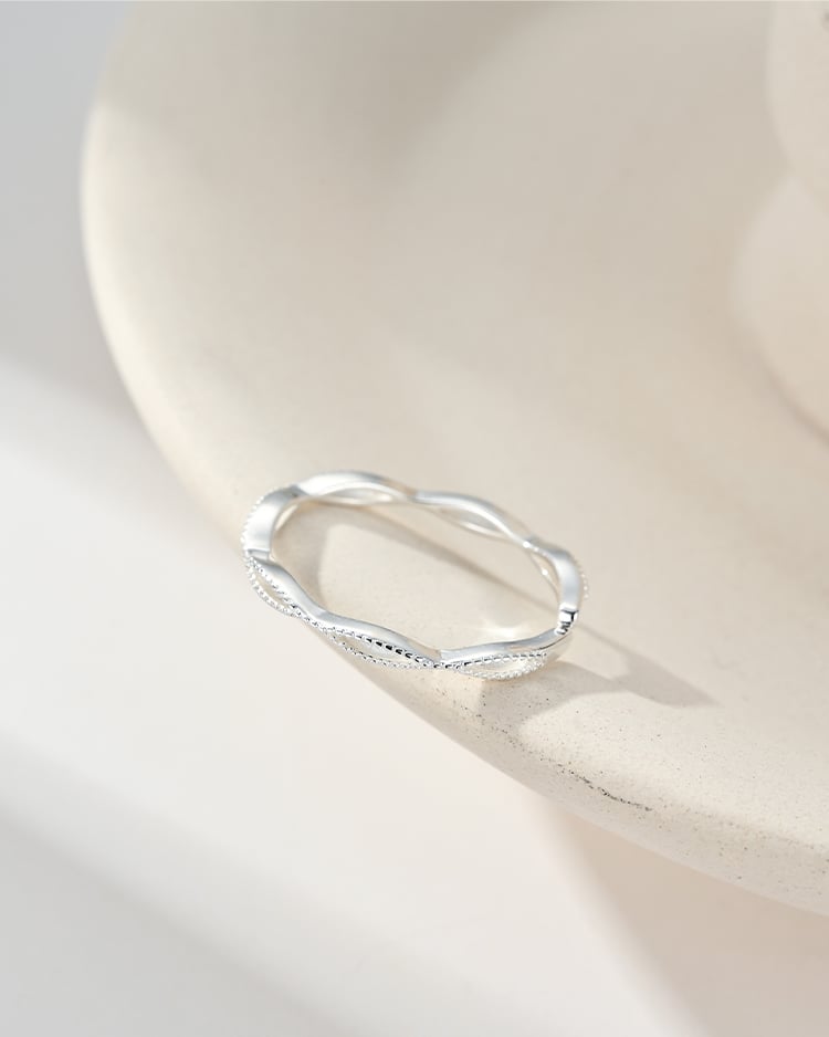 纏繞編織開口戒指[純銀] 場景展示