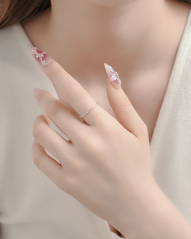 纏繞編織開口戒指[純銀] 模特兒展示