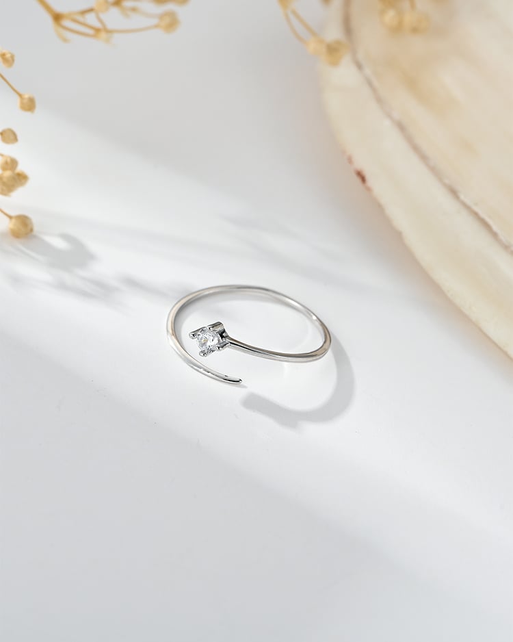 簡約單鑽開口戒指[純銀] 場景展示