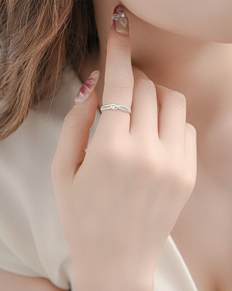 相扣誓約開口戒指[純銀] 模特兒展示