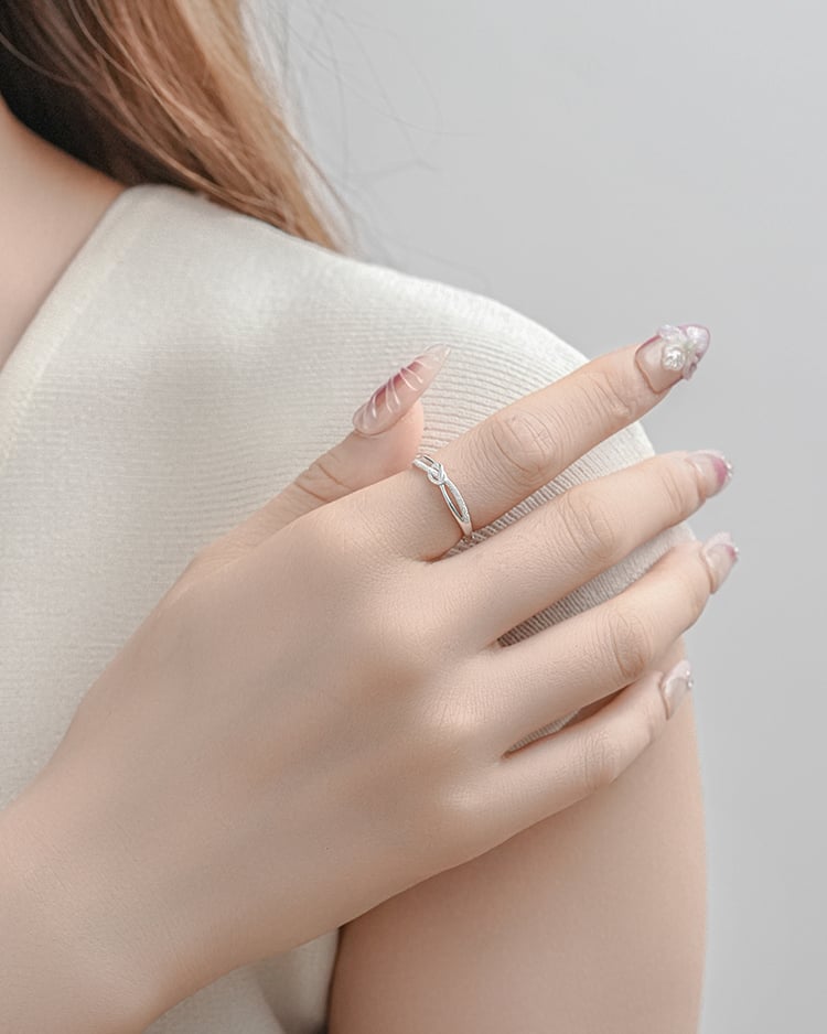 相扣誓約開口戒指[純銀] 模特兒展示