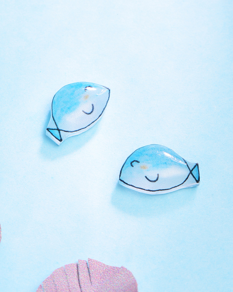 藍色小魚熱縮片 無耳洞黏貼式耳環 場景展示