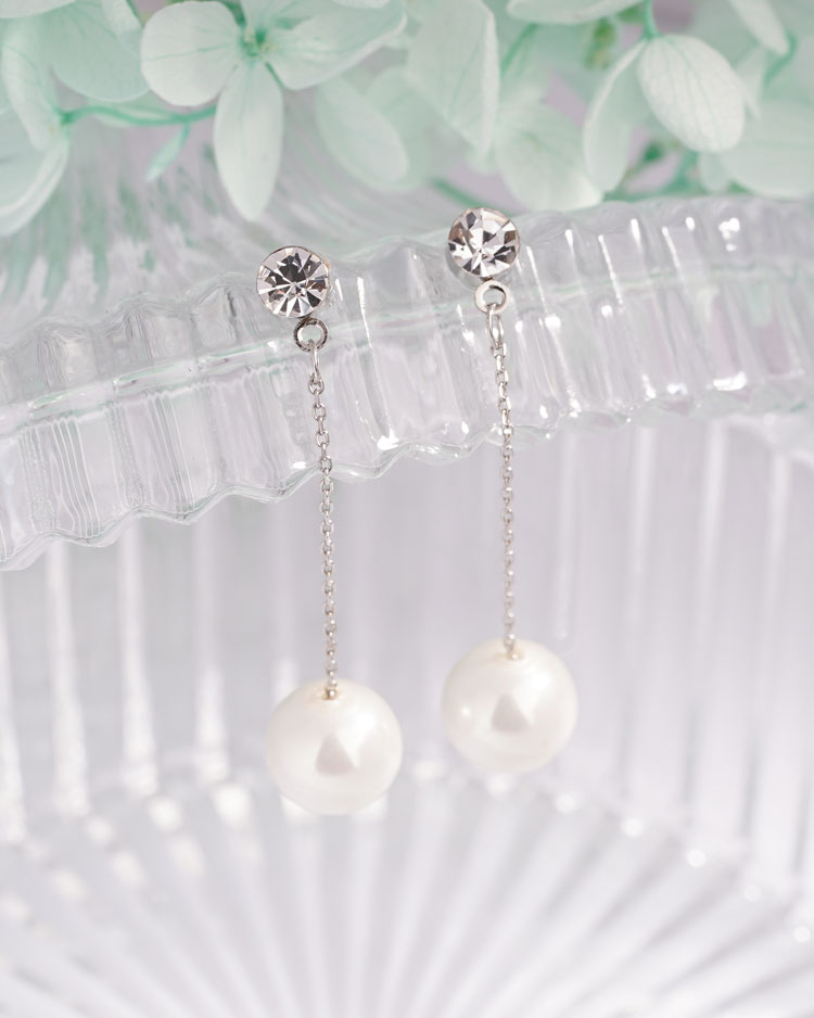 簡約高雅珍珠鋯鑽 耳針/無耳洞黏貼式耳環 場景展示