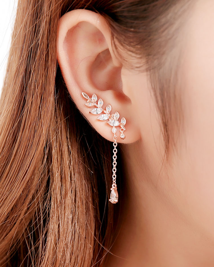 優雅水鑽月桂葉不對稱 耳針/無耳洞黏貼式耳環 模特兒展示