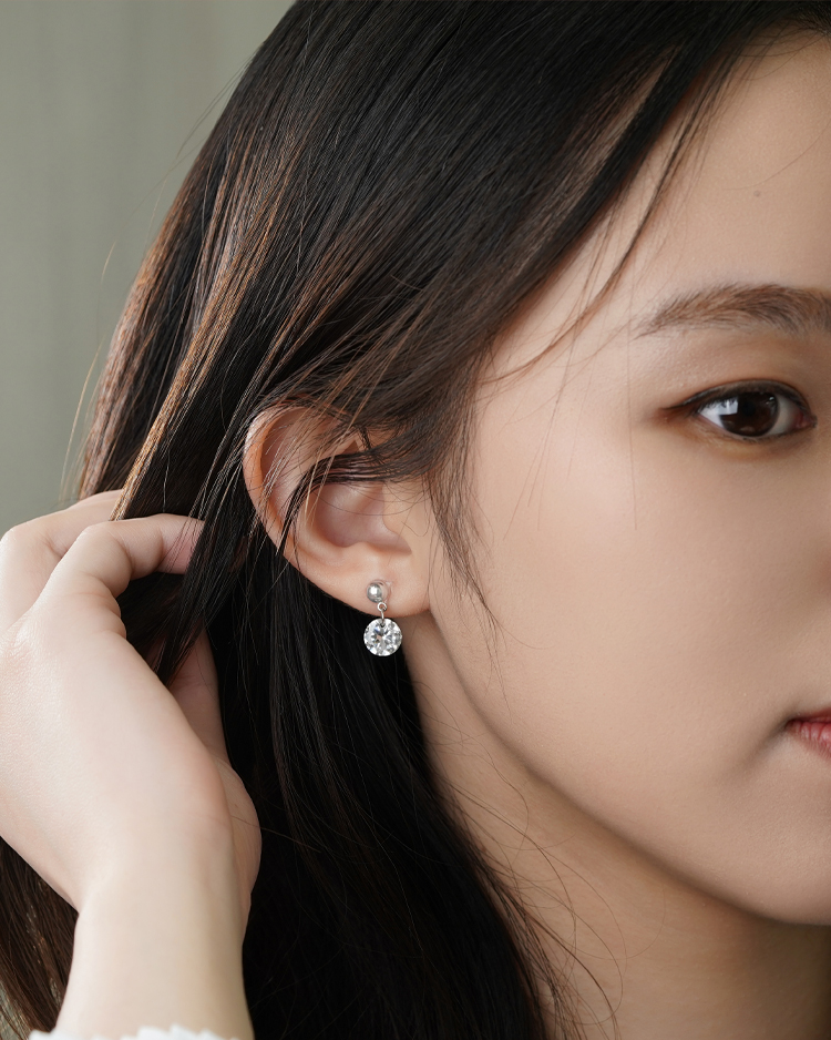 經典鋯石 無耳洞黏貼式耳環 模特兒展示