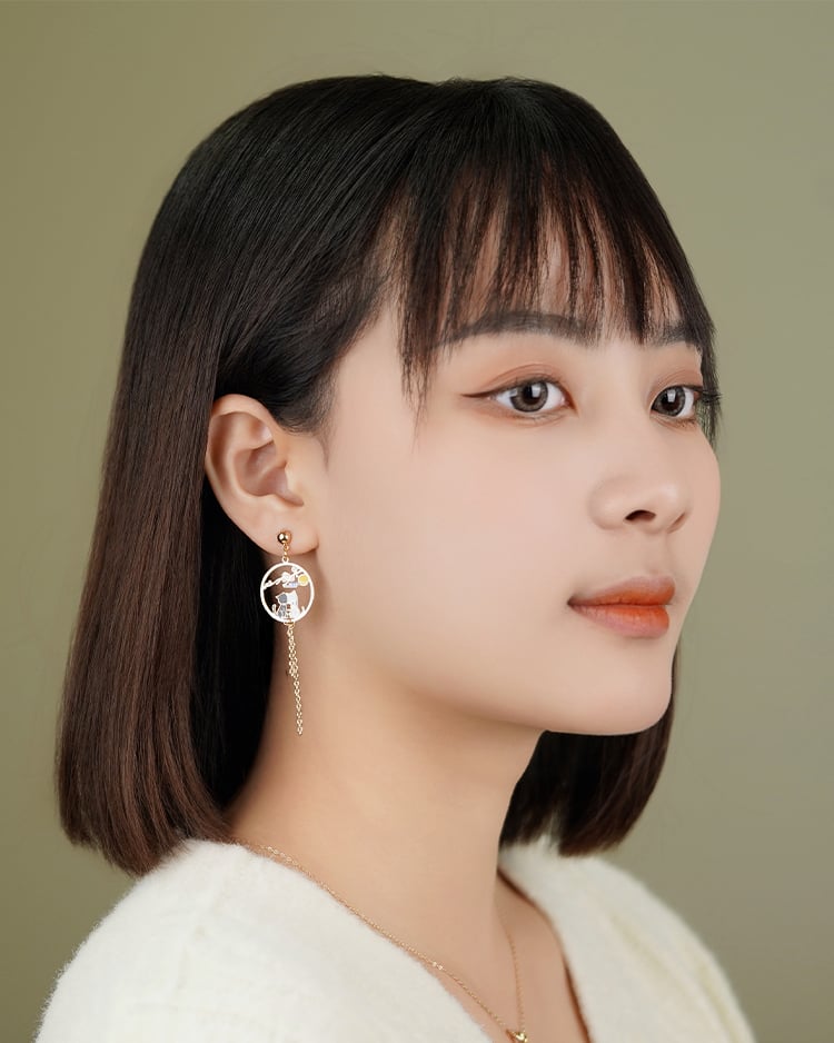 不對稱貓星夜空 耳針/無耳洞黏貼式耳環 模特兒展示