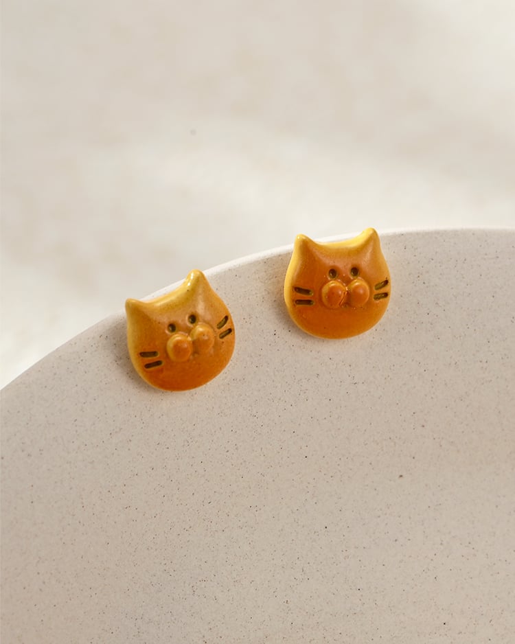 迷你小貓麵包 耳針/無耳洞黏貼式耳環 場景展示