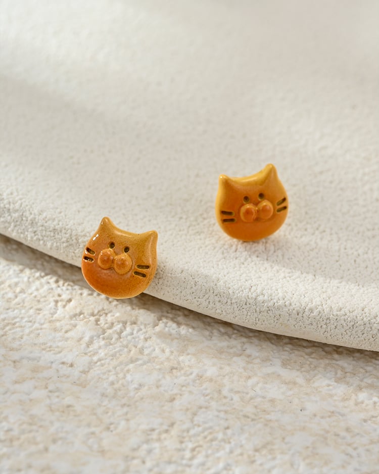 迷你小貓麵包 耳針/無耳洞黏貼式耳環 場景展示