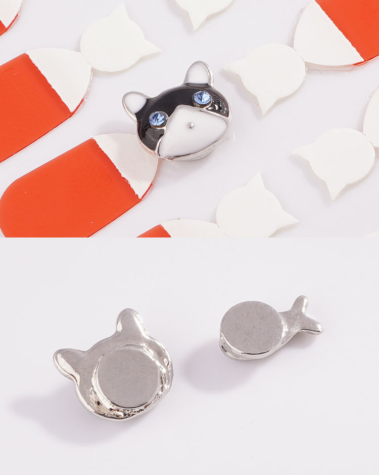 貓與小魚不對稱 無耳洞黏貼式耳環 細節展示
