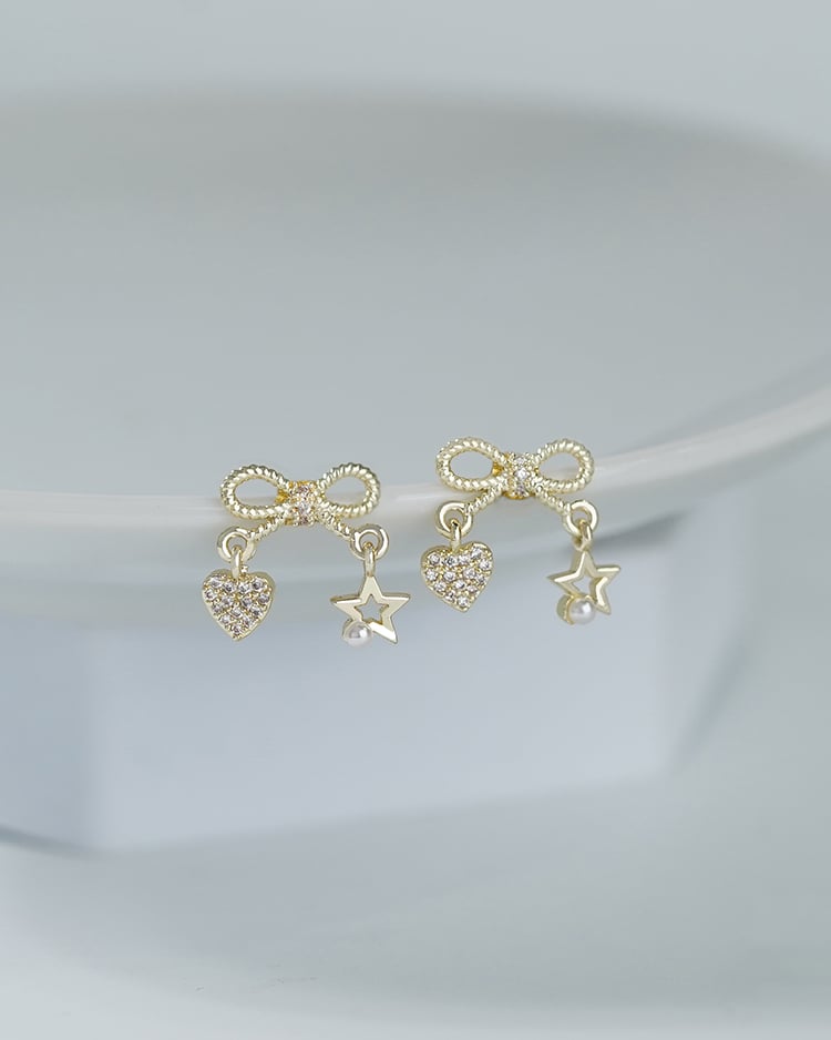 星願蝴蝶結 耳針/無耳洞黏貼式耳環 場景展示