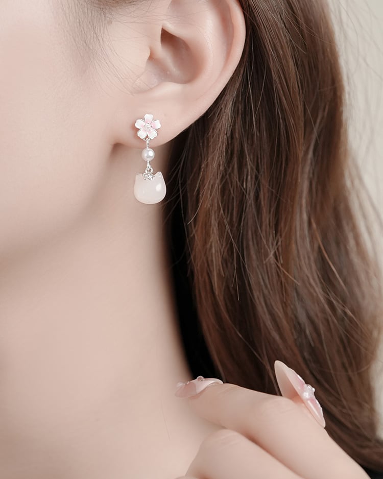 甜美粉櫻珍珠貓咪 耳針/無耳洞黏貼式耳環 模特兒展示