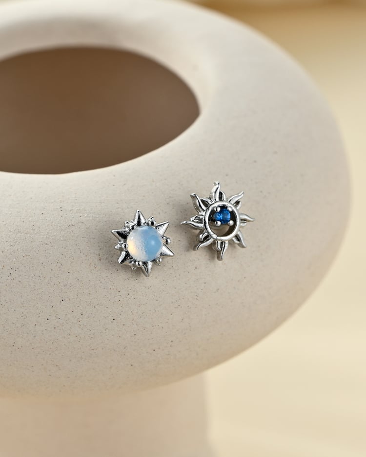 絢麗不對稱太陽 耳針/無耳洞黏貼式耳環 場景展示