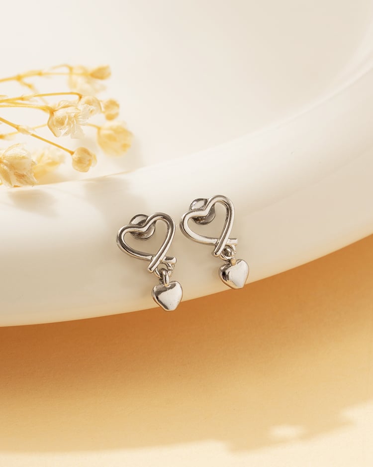 甜美雙心垂墜 耳針/無耳洞黏貼式耳環 場景展示