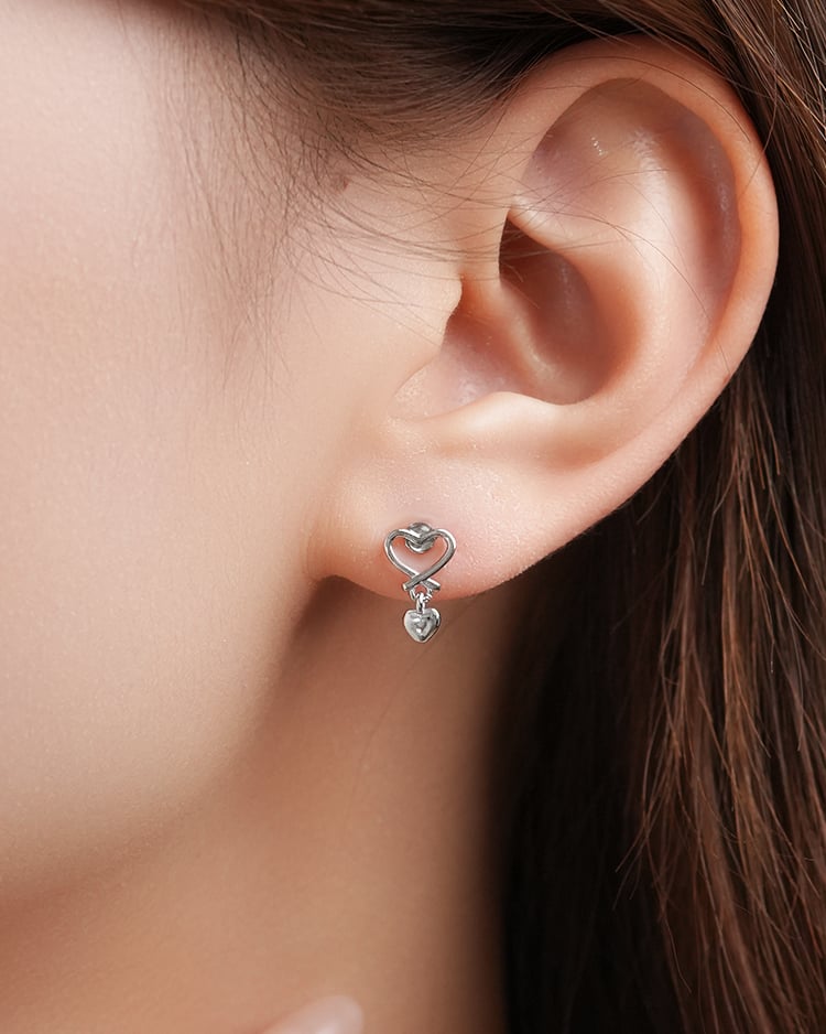 甜美雙心垂墜 耳針/無耳洞黏貼式耳環 模特兒展示