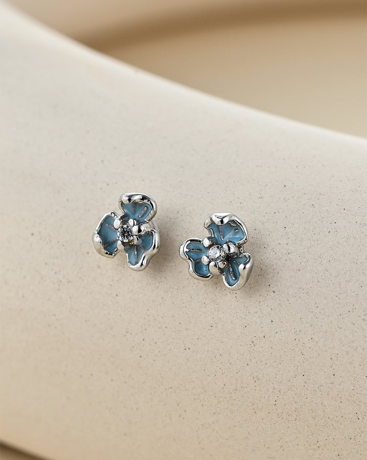 清新藍調三瓣小花 耳針/無耳洞黏貼式耳環 場景展示