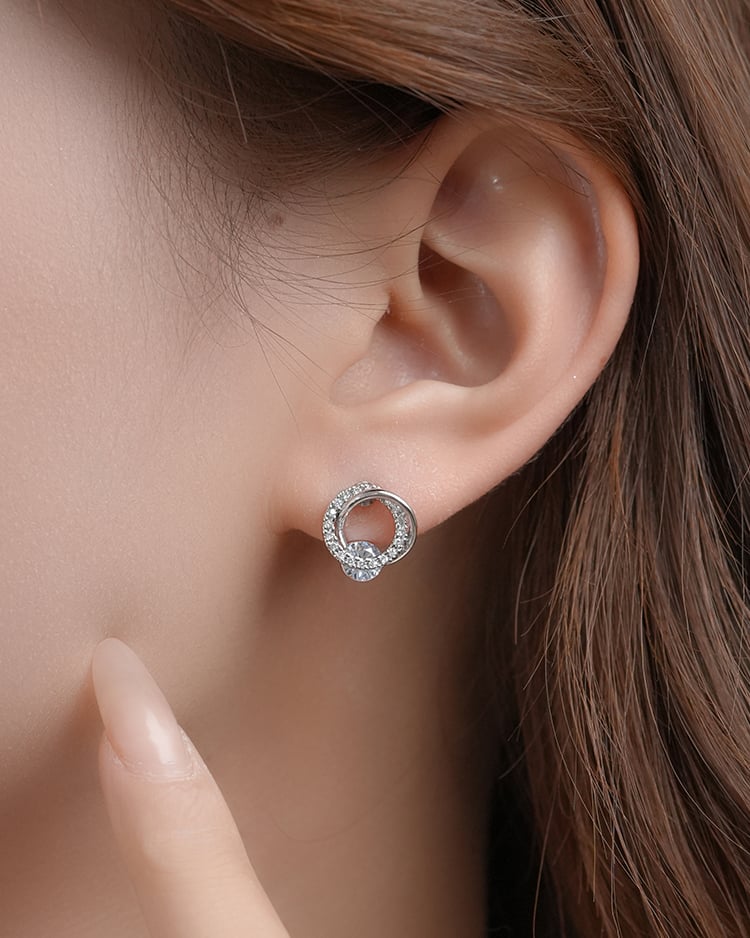 璀璨光圈滿鑽幾何 耳針/無耳洞黏貼式耳環 模特兒展示