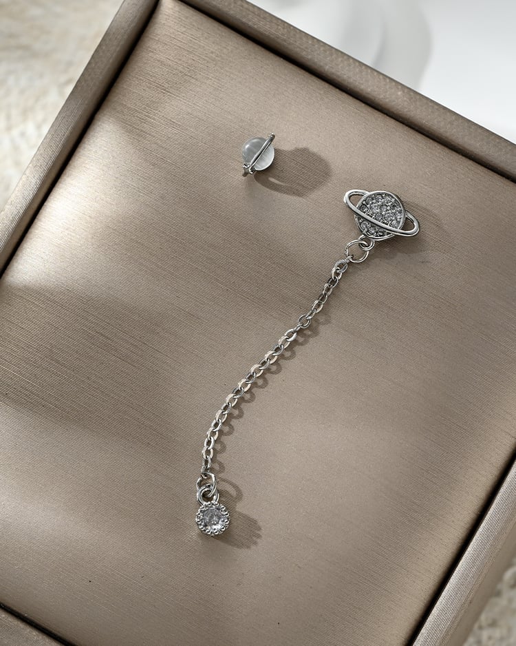 不對稱星際行星鋯石鍊條 耳針/無耳洞黏貼式耳環 場景展示