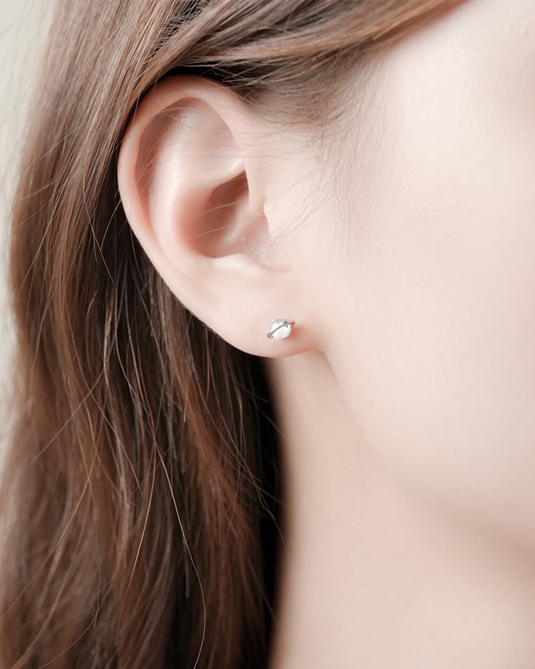 不對稱星際行星鋯石鍊條 耳針/無耳洞黏貼式耳環 模特兒展示