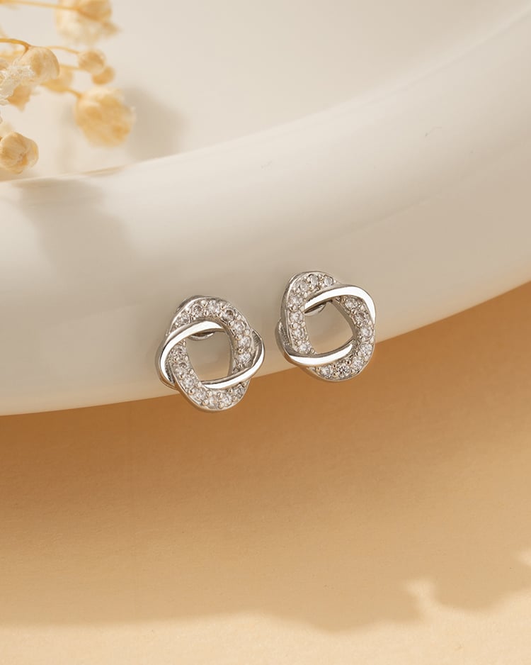 閃耀滿鑽扭結 耳針/無耳洞黏貼式耳環 場景展示