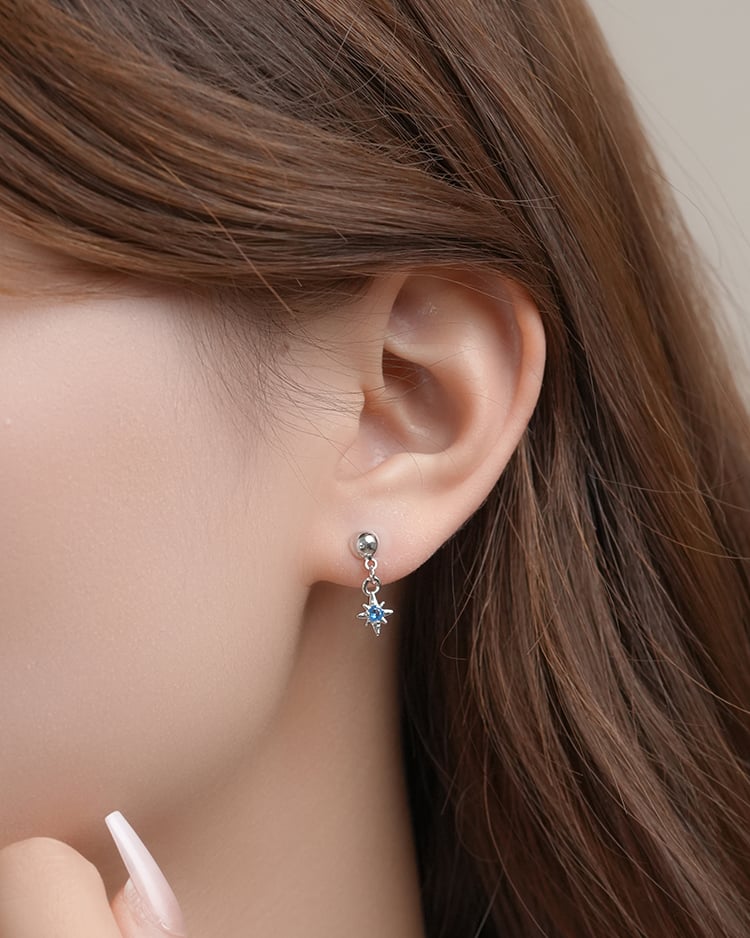 璀璨星芒藍鑽垂墜 耳針/無耳洞黏貼式耳環 模特兒展示