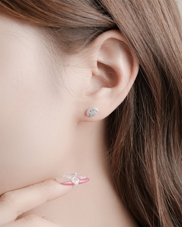 俏皮萌犬與骨頭 耳針/無耳洞黏貼式耳環 模特兒展示