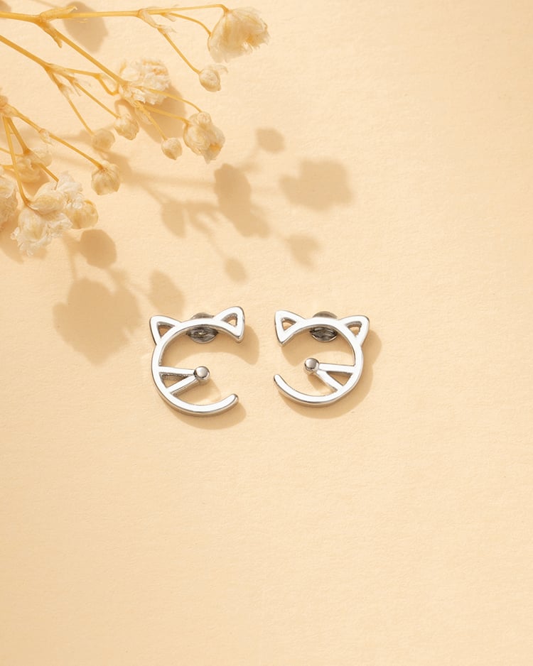 俏皮鏤空貓咪大頭 耳針/無耳洞黏貼式耳環 場景展示