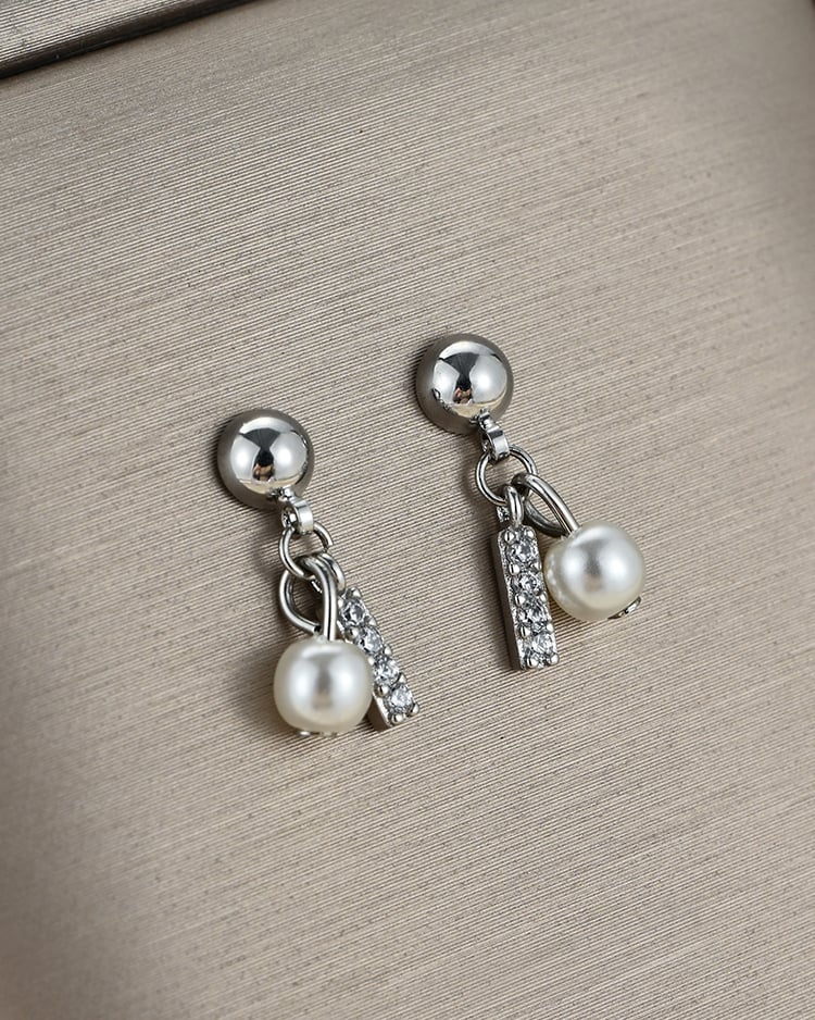 氣質珍珠與幾何一字鑽 耳針/無耳洞黏貼式耳環 場景展示